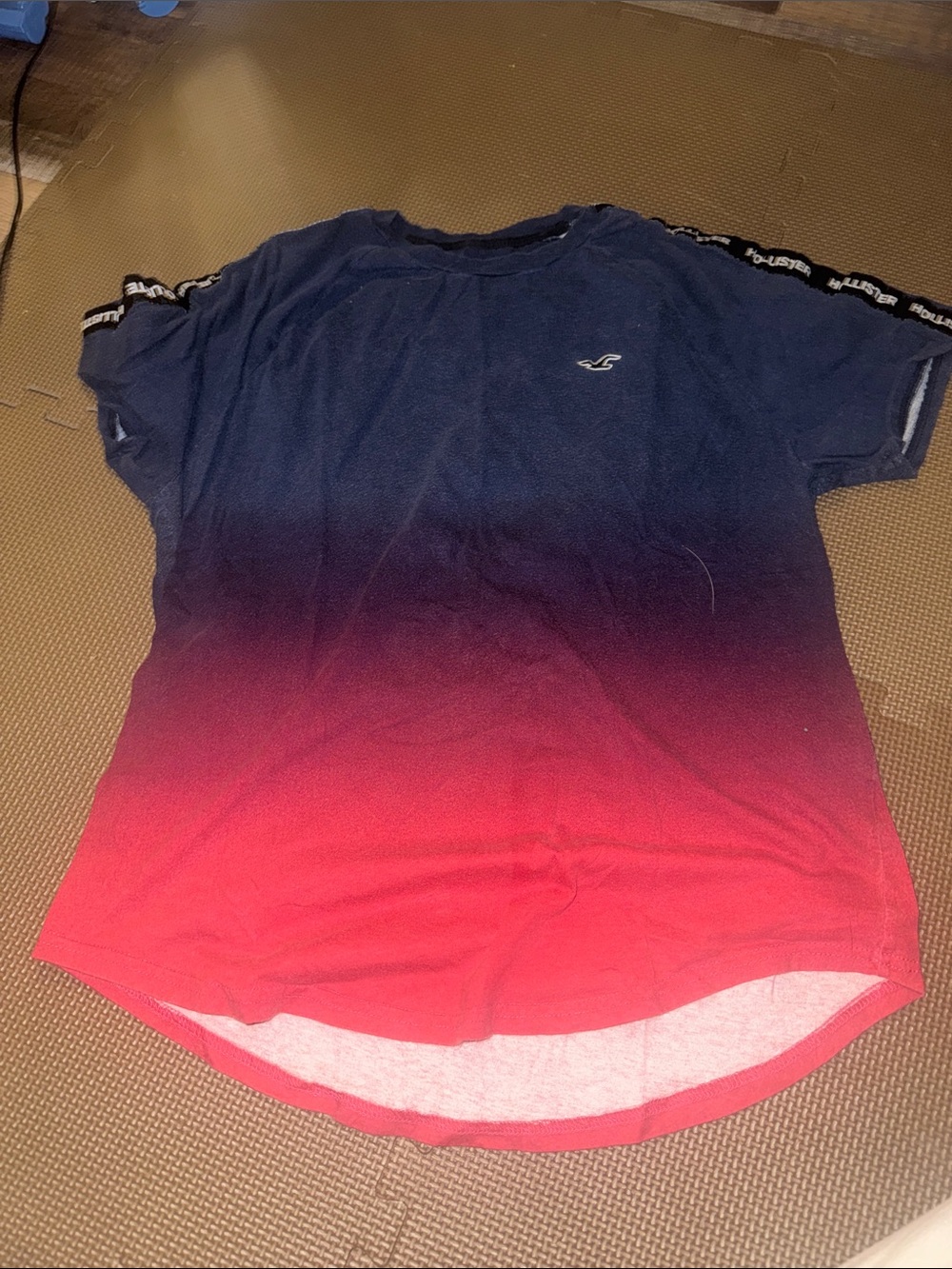 Hollister Boys Navy to Red Ombre Short Sleeve Tee
